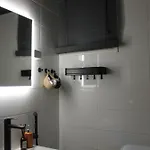 Cozy Sauna By Trails, 아파트 *